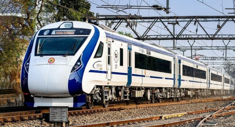 यात्रीगण कृपया ध्यान दें… रेलवे इस रूट पर शुरू कर रहा है वंदे भारत एक्सप्रेस स्पेशल ट्रेन