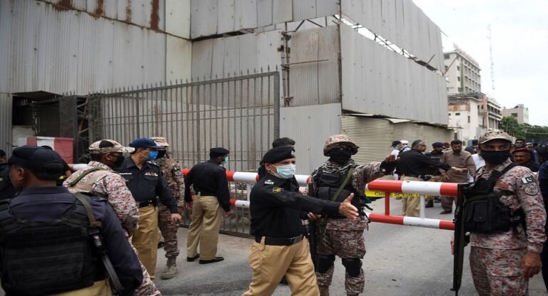 पाकिस्तानः बंदूकधारियों ने घर में घुसकर की अंधाधुंध गोलीबारी, नौ लोगों की मौके पर ही मौत