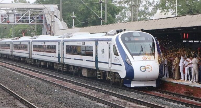 वंदे भारत ट्रेन का संचालन शुरू, पहले दिन इंदौर से भोपाल रवाना हुए ‘इतने’ यात्री