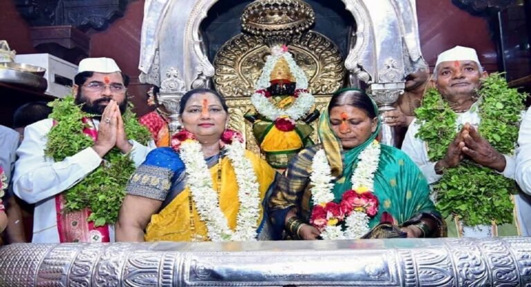 आषाढ़ी एकादशी पर मुख्यमंत्री ने पत्नी के साथ की भगवान विट्ठल-रुक्मिणी की महापूजा, की ये कामना