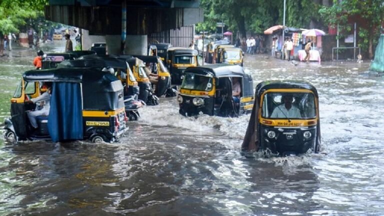 मुंबई में भारी बारिश, सड़कों पर भरा पानी! जानिये, क्या है मौसम विभाग का पूर्वानुमान