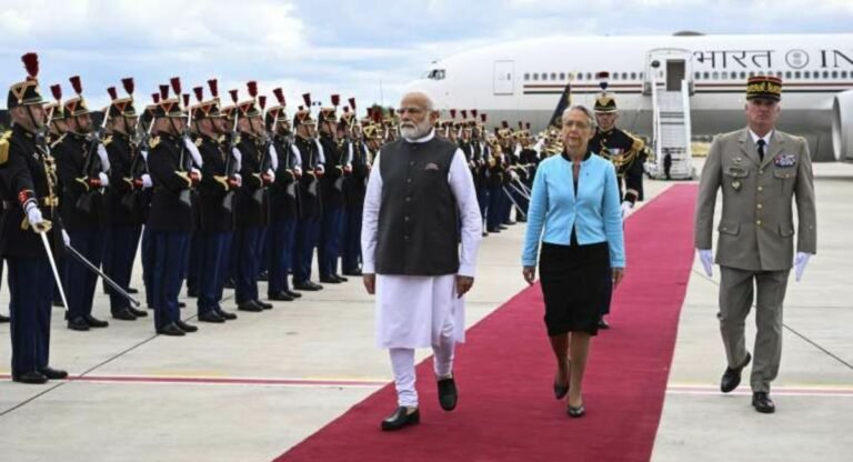 फ्रांस पहुंचे पीएम मोदी, जानिए इस दौरे से भारत को क्या होगा फायदा?