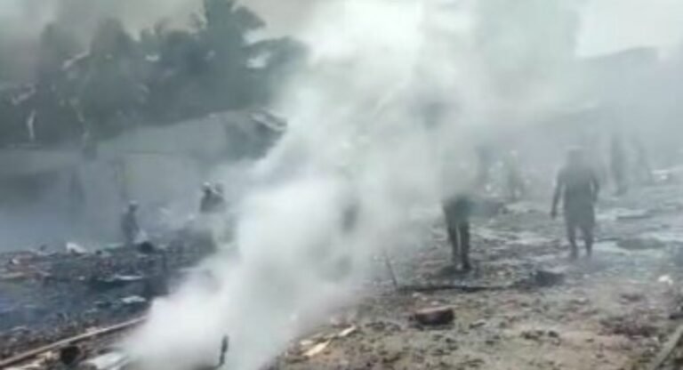 तमिलनाडु में पटाखा गोदाम में विस्फोट, आठ की मौत