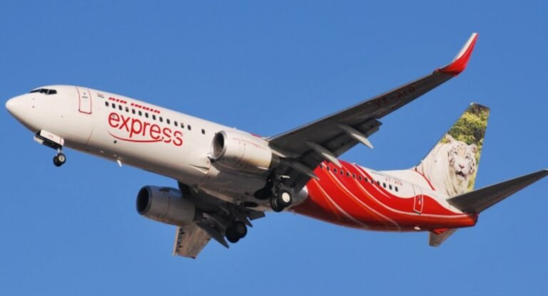 Air India Express: सामूहिक बीमार छुट्टी मामले में बड़ा अपडेट, जानें क्या कहते हैं एयर इंडिया एक्सप्रेस के अधिकारी
