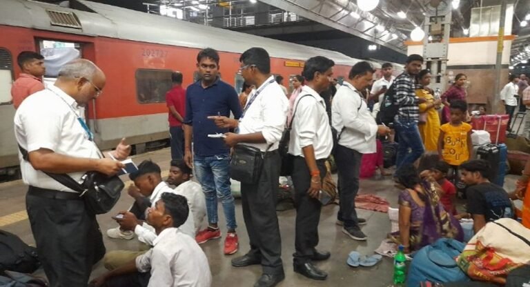 Prayagraj: टिकट चेकिंग अभियान, दो दिन में पकड़े गए ‘इतने’ यात्री