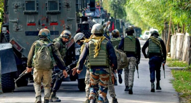 बारामूला में सेना और आतंकियों के बीच मुठभेड़, दो आतंकी ढेर; सर्च ऑपरेशन जारी