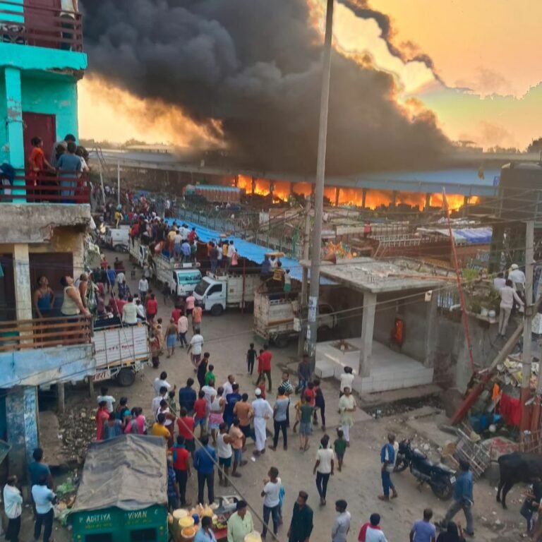 अंतरराष्ट्रीय कुल्लू दशहरा उत्सवः पांडाल में लगी आग से भारी नुकसान, दुकानों का हाल हुआ ऐसा