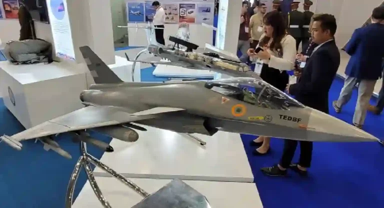 Dubai air show में पहली बार दिखा नौसेना के टीईडीबीएफ लड़ाकू विमानों का मॉडल, जानिये भारत की क्या है रणनीति