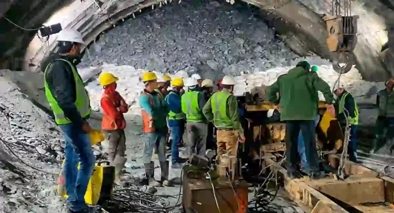 Uttarkashi Silkyara Tunnel Accident: अमेरिका की मशीन भी नहीं आई काम, अब इसका सहारा