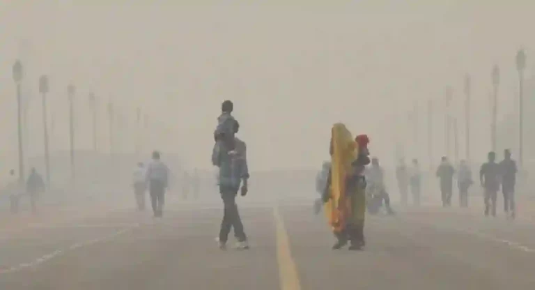 दिल्ली-एनसीआर में अब भी बरकरार है सांसों पर संकट, इतना पहुंच गया AQI