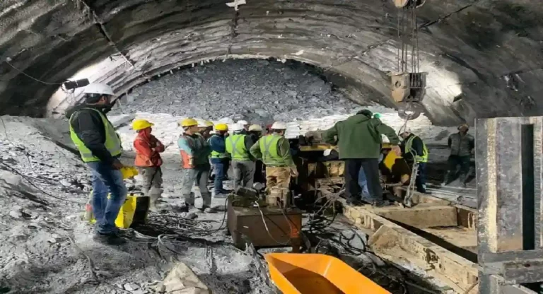 Silkyara Tunnel accident: वर्टिकल ड्रिलिंग का काम 36 मीटर पूरा, अब इतनी दूर हैं श्रमिक
