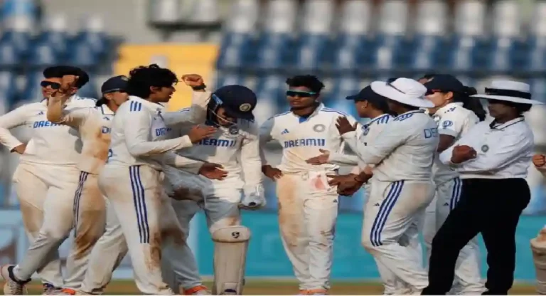 India-Australia Women’s Test Cricket: आस्ट्रेलिया ने दूसरी पारी में खोए 5 विकेट, जानें कितनी हुई बढ़त