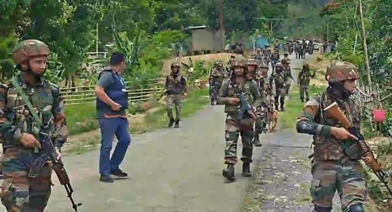 Manipur: मणिपुर पुलिस समेत सुरक्षाबलों को मिली सफलता, भारी मात्रा में हथियार और गोला-बारूद बरामद