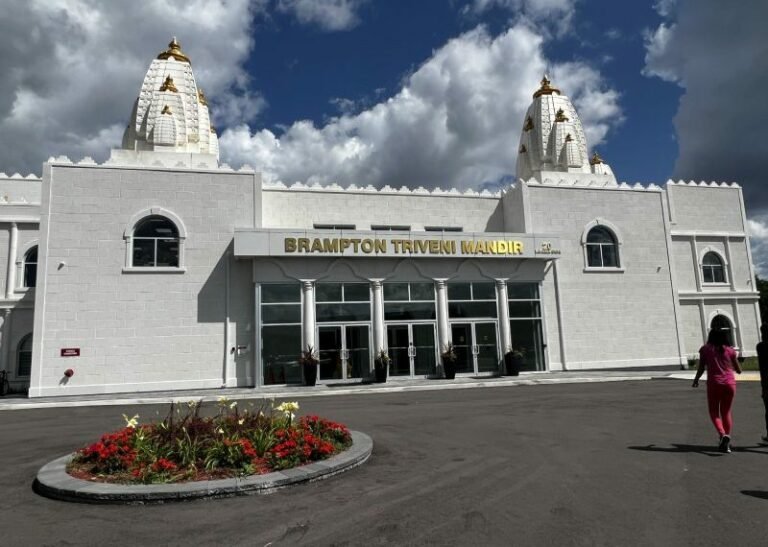 Ram Mandir Pran Pratishtha: कनाडा में माइनस 15 डिग्री ठंड के बावजूद 117 मंदिरों में गूंजी राम भक्ति की धुन