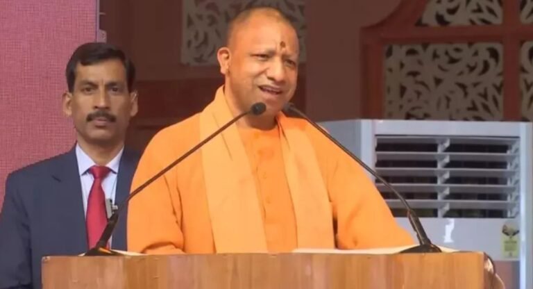 CM Yogi Adityanath: ‘गीता भक्ति अमृत महोत्सव’ कार्यक्रम में बोले सीएम योगी- हमारा संबंध छत्रपति शिवाजी महाराज से है, मुगलों से नहीं