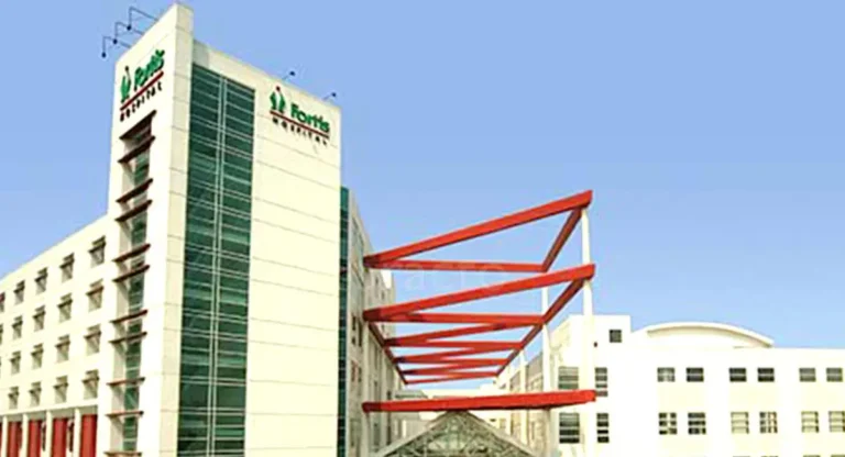 Fortis Hospital Noida: आर्टिफिशियल इंटेलिजेंस की सुविधा से लैस फोर्टिस हॉस्पिटल ! होते हैं ये अन्य उपचार