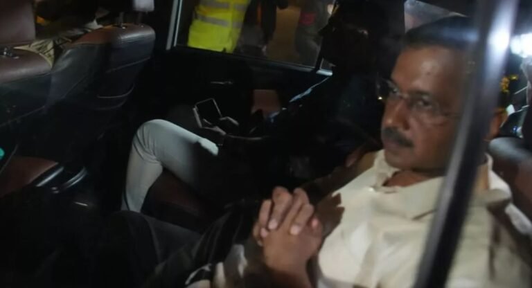 Arvind Kejriwal Arrest: मेडिकल जांच के बाद कोर्ट में पेश होंगे केजरीवाल, ED दफ्तर पहुंची डॉक्टरों की टीम