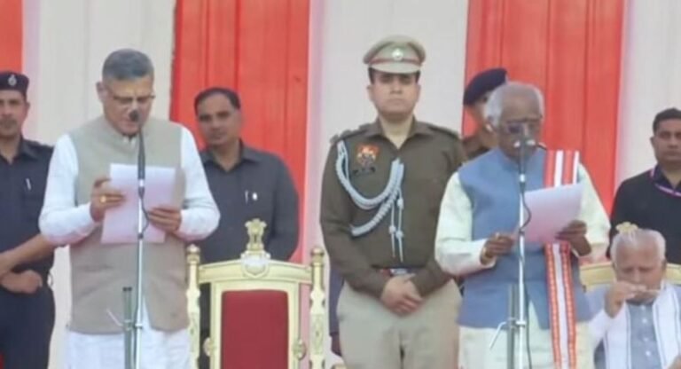 Haryana: नायब सैनी बने हरियाणा के 15वें मुख्यमंत्री,  मनोहर कैबिनेट के ‘इन’ पांच मंत्रियों ने भी ली शपथ