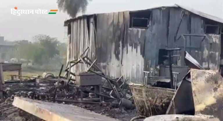 Noida Fire: ग्रेटर नोएडा मार्केट में लगी भीषण आग, दो दुकान हुए ख़ाक