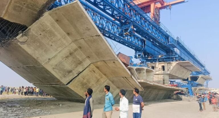 Bihar: सुपौल में बड़ा हादसा, निर्माणाधीन पुल गिरने से 30 मजदूर फंसे