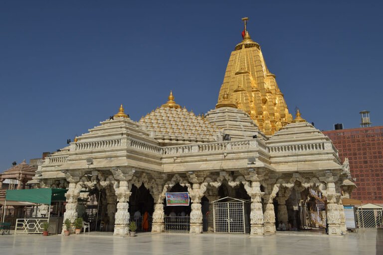 Ambaji Temple, Gujarat : गुजरात का अंबाजी मंदिर आखिर क्यों है खास ?