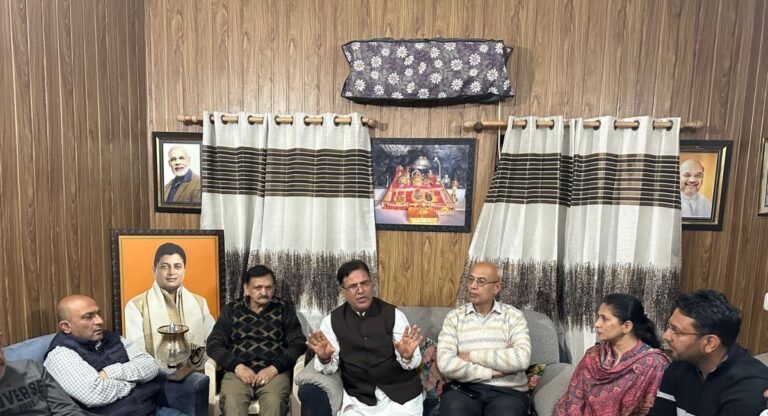 Jammu and Kashmir: भाजपा ने जम्मू पूर्वी निर्वाचन क्षेत्र के प्रवासी प्रभारी दौरे का समापन किया