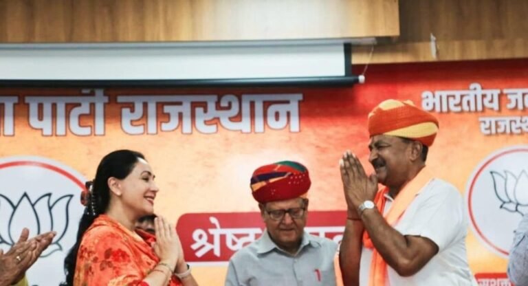 Rajasthan: कांग्रेस को फिर लगा जोर का झटका, वरिष्ठ पार्टी नेता ने 300 समर्थकों के साथ थामा भाजपा का कमल
