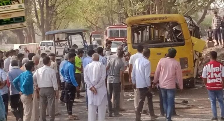 Road Accident: हरियाणा के महेंद्रगढ़ में भीषण सड़क हादसा, स्कूल बस पलटने से 5 बच्चों की मौत; 15 गंभीर रूप से घायल