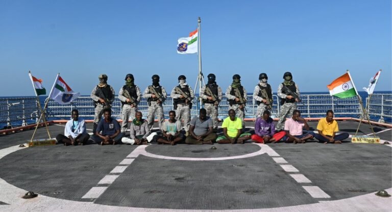 Maharashtra: सोमालिया तट से भारत लाए गए नौ समुद्री डाकू, मुंबई पुलिस की हिरासत में