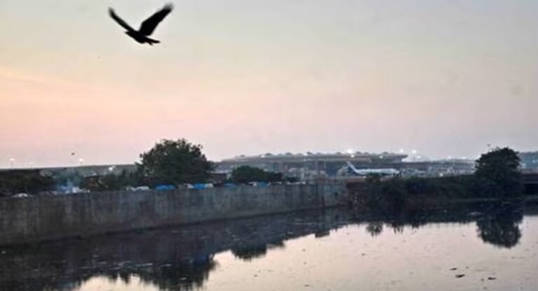 Mumbai: मीठी नदी मामले में बीएमसी और एमएमआरडीए की बढ़ेगी परेशानी, शिंदे सरकार ने दिया यह आदेश