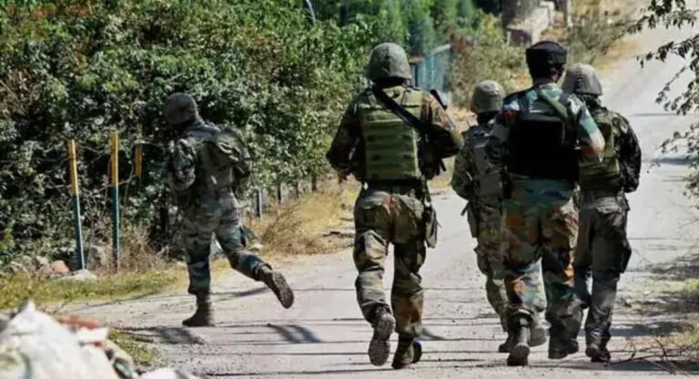 Terrorist Attack: जम्मू-कश्मीर के पुंछ में वायुसेना के काफिले पर आतंकी हमला, इलाके में सर्च ऑपरेशन जारी